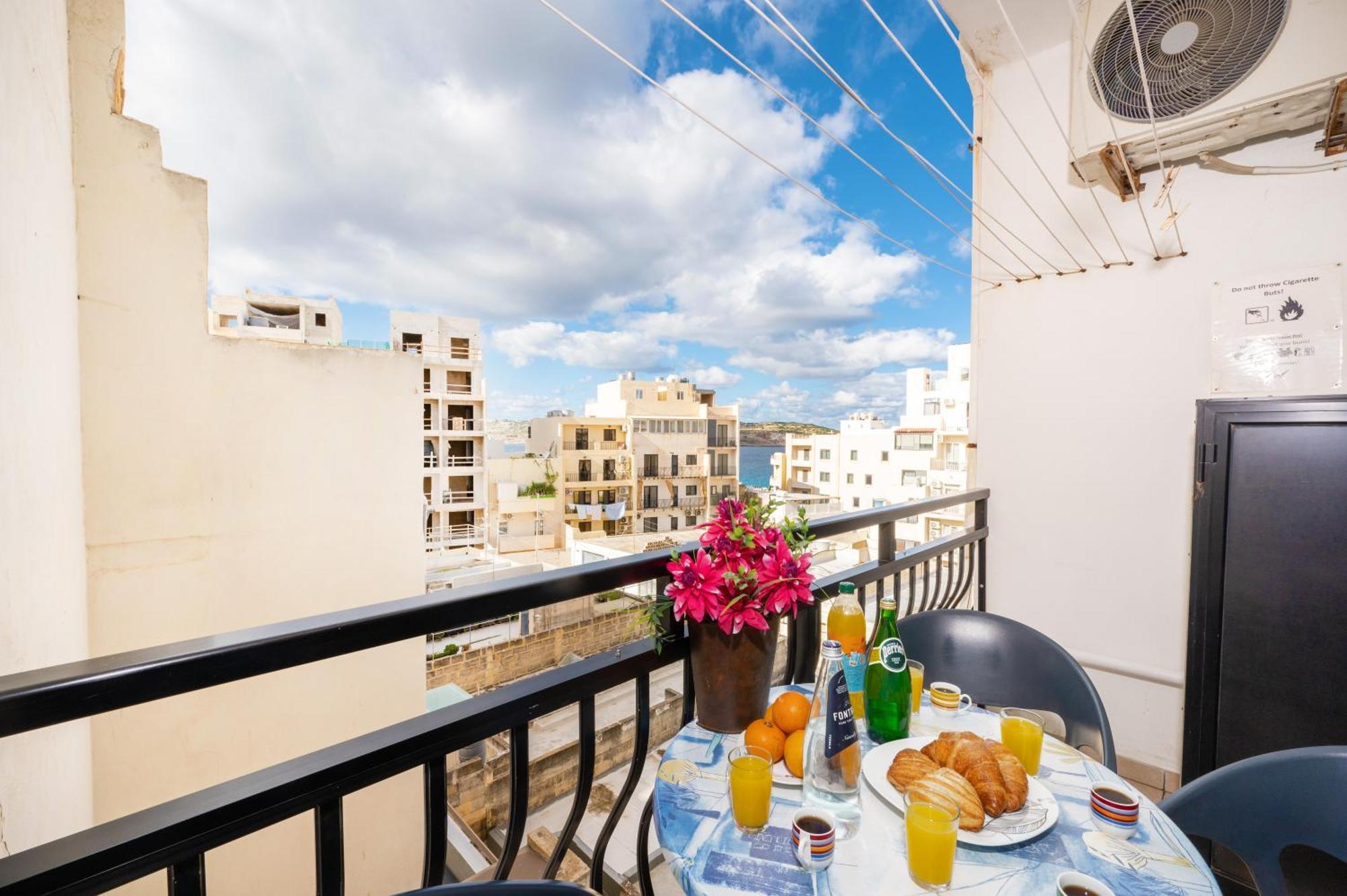 Seashells Apartments With Terrace, Just Off The Seafront In Bugibba - By Getawaysmalta St. Paul's Bay Exterior photo