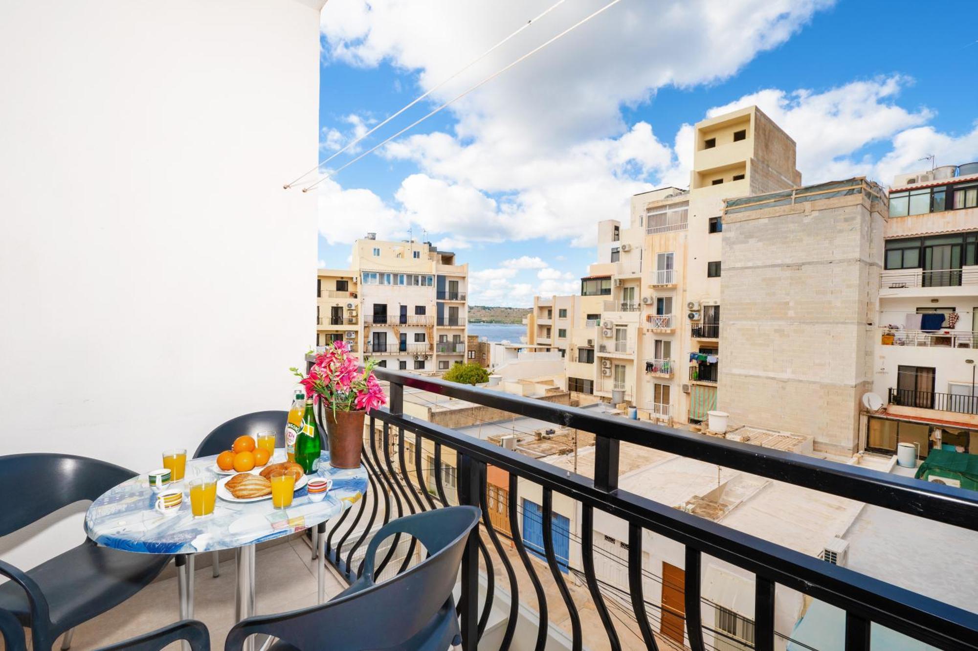 Seashells Apartments With Terrace, Just Off The Seafront In Bugibba - By Getawaysmalta St. Paul's Bay Exterior photo